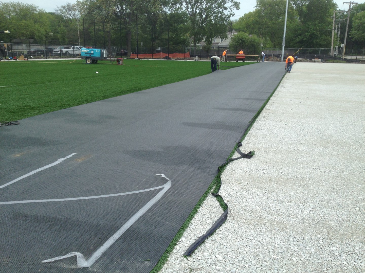 Construction 2013-05-28a synthetic turf, construction observation